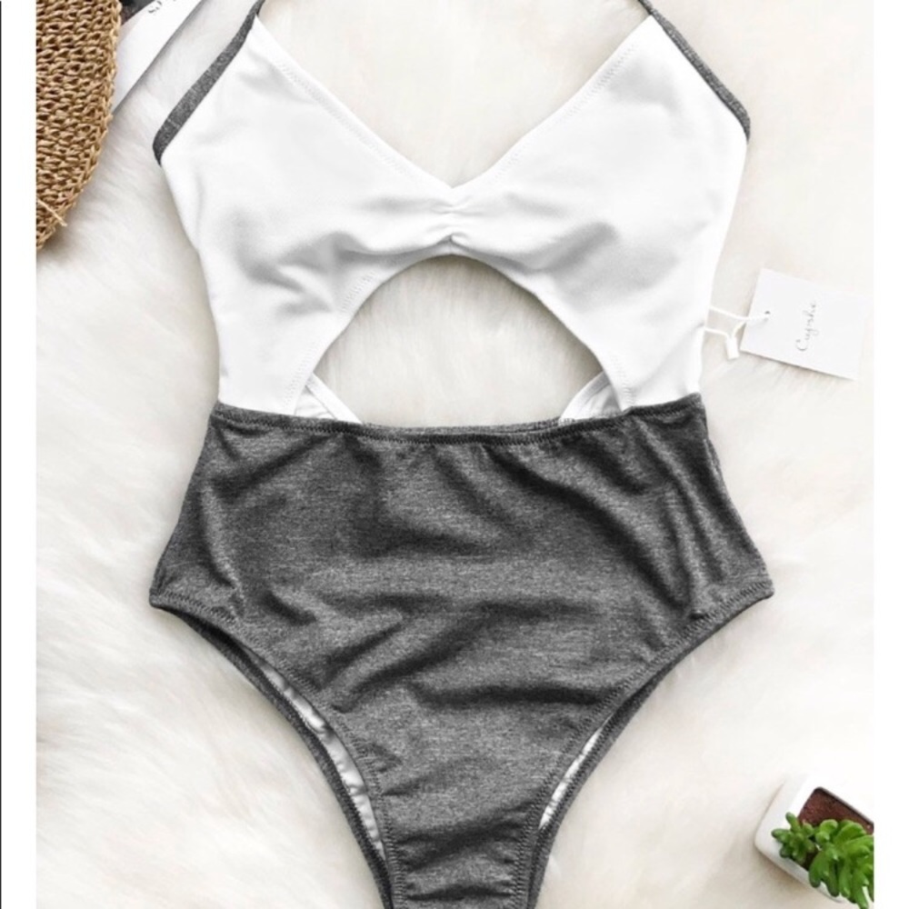 NWT Cupshe “Balmy Days” halter one piece!